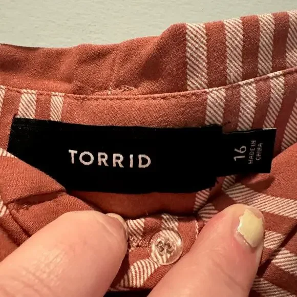 Torrid Womens Beachy Pink/Red Striped Shorts | Size 16 - Picture 7 of 9